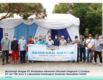 Synergizing with PT Pelabuhan Indonesia (Persero) Regional 2 Cirebon PT JAI Tbk Area V Implements Distribution of Basic Food for Ramadhan 1443H