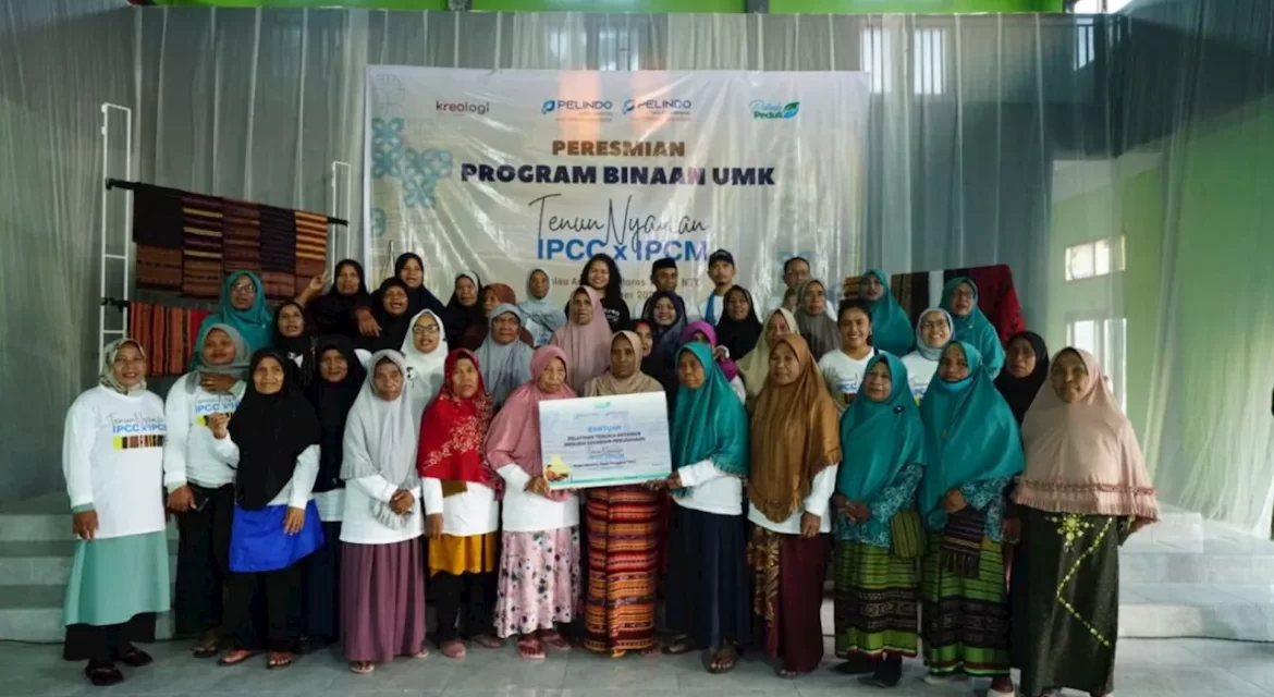 Program TJSL Pelindo bantu kembangkan tenun dan anyaman warga di NTT